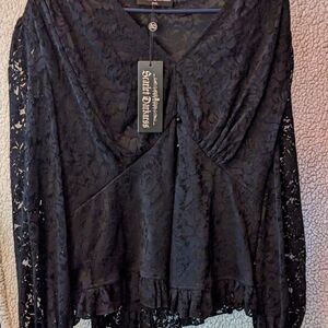 Scarlet darkness NWT green 💚 Elegant silk & lace. Pearl 🦪 buttons.